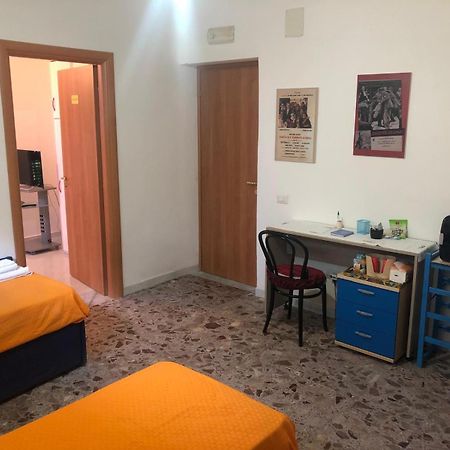 La Piccola Casa Del Cinema Hotell Giffoni Valle Piana Exteriör bild