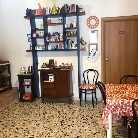 La Piccola Casa Del Cinema Hotell Giffoni Valle Piana Exteriör bild