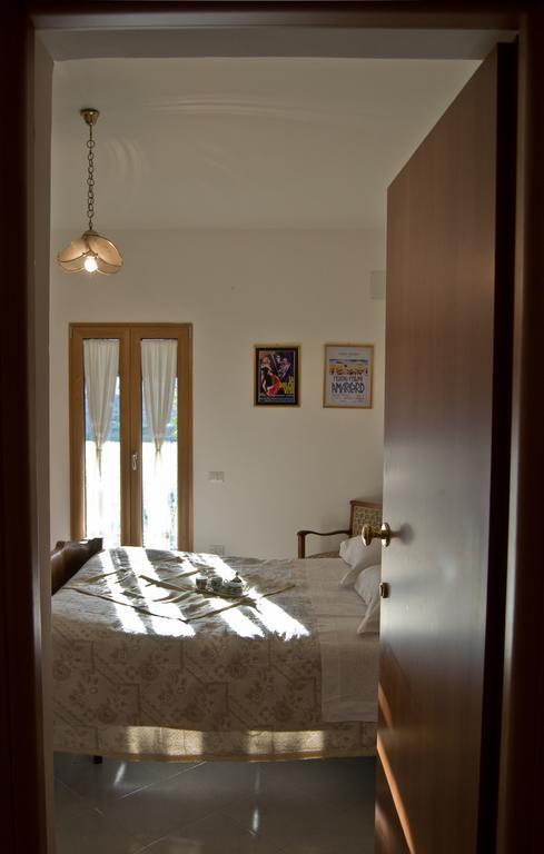 La Piccola Casa Del Cinema Hotell Giffoni Valle Piana Exteriör bild