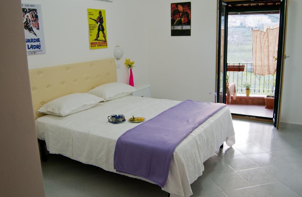 La Piccola Casa Del Cinema Hotell Giffoni Valle Piana Exteriör bild