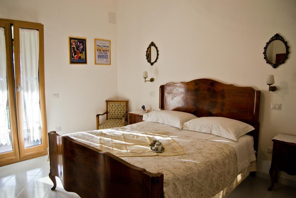 La Piccola Casa Del Cinema Hotell Giffoni Valle Piana Exteriör bild